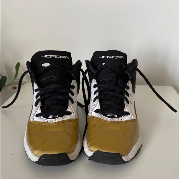 Boys Jordan B'Loyal White/Black/Metallic - Picture 3 of 8